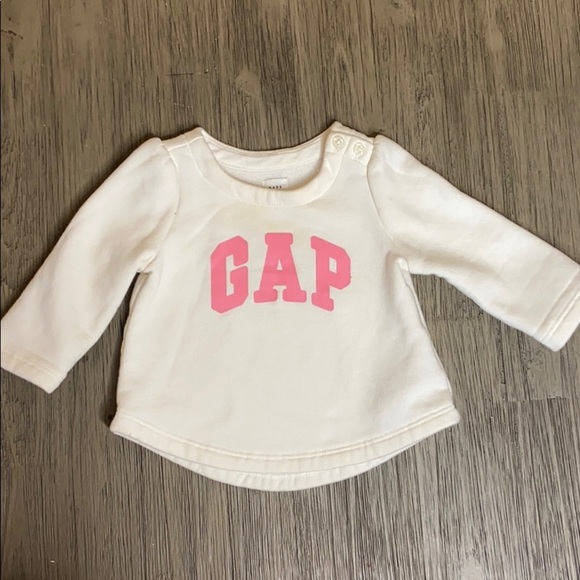 Gap Baby Graphic Shirt Bundle - Picture 2 of 11